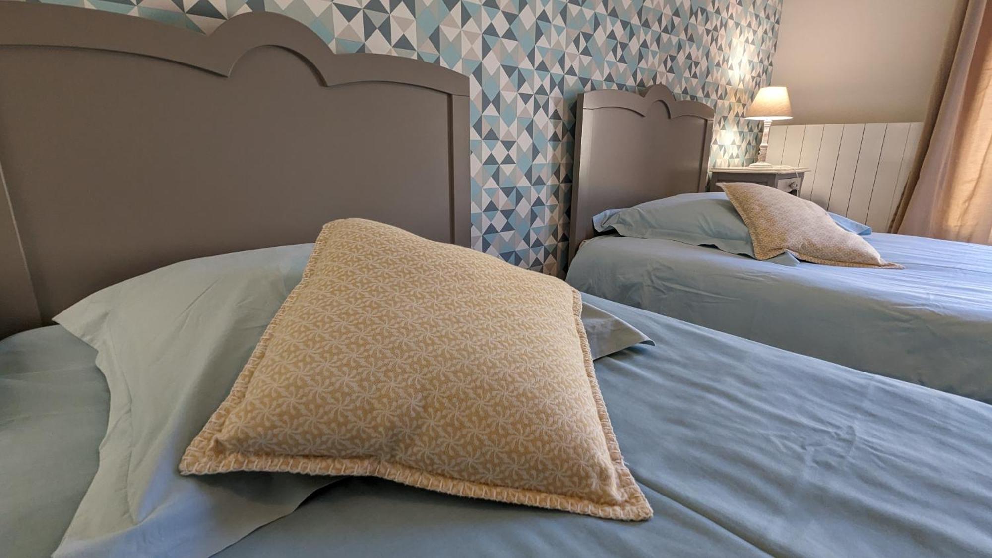 シュジ・シュル・シゼ Au Bonheur De Cisse Bed & Breakfast エクステリア 写真